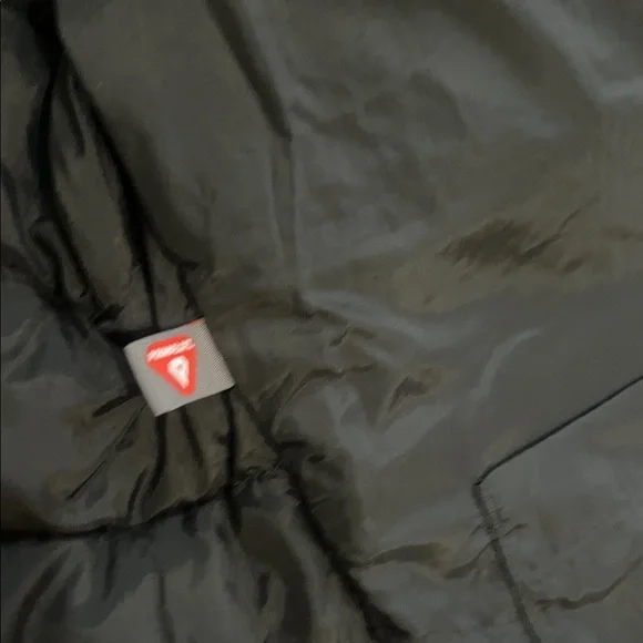 Figs On-Shift Packable Puffer Jacket in Black, Size Medium - Picture 11 of 12